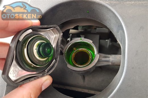 Air Radiator Wajib Diganti Walau Mobil Jarang Dipakai, Ini Efeknya