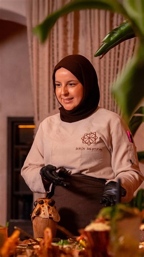 With her warm smile and genuine hospitality, Burcin is here to make sure your experience is as memorable as the food. For Reservations: 974 5122 6660 📍 Visit us today: Souq Waqif, Doha, Qatar بابتسامتها الدافئة واستقبالها الرائع، بورجين هنا لتجعل تجربتكم لا تُنسى تماماً مثل نكهات أطباقنا. للحجز: 6660 5122 974 📍 يمكنكم زيارتنا في سوق واقف، الدوحة، قطر #Dokya #DokyaRestaurant #MesopotamianCuisine #MiddleEasternFood