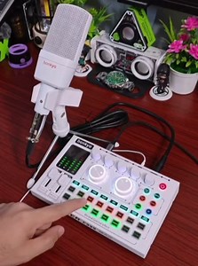 F999MAX Live Sound Card, RGB Lighting Effects, Professional Audio Mixer & Noise Reduction, Metal Body & Indicator Panel, Audio Interface & Voice Changer, DJ Mixer for Live/Gaming/Podcasting/Karaoke