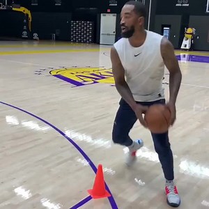 jr与湖人助教一起训练，认真的jr能否加盟湖人？