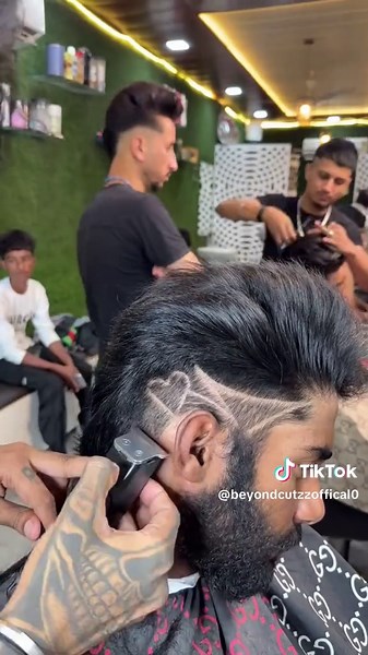 Master the Fade Hairstyle: Step-by-Step Tutorial