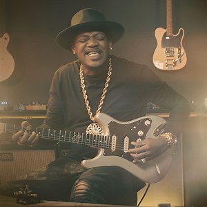 7.3K views · 70 reactions | Want raw, gritty overdrive that only gets sweeter when cranked? Get the MXR Raw Dawg Overdrive. Designed to complement Eric Gales' tasty licks, this pedal puts the bite behind your bark. • #mxr #rawdawg #mxrrawdawg #overdrivepedal #builtinthebay #performanceiseverything #performanceiseverywhere #jimdunlop @ericgalesband | Jim Dunlop Guitar Products | Facebook