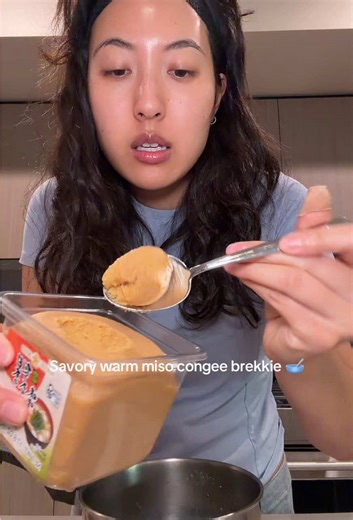 Another easy 10 minute savory warm congee brekkie w/ miso paste #hotwater #hotwawa #chinesebreakfast #congee #chinese