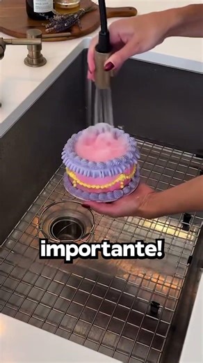 Why do you wash your cake under the tap?!🤯