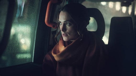 Keira Knightley’s Surprise Netflix Thriller Is the Perfect Holiday Binge