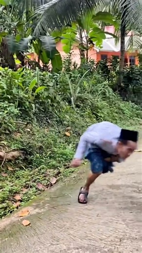 Go Down Herbs By Dr Bubudza is a powerful, all-in-one herbal remedy, designed to support your body and promote overall well-being. 💪 Boosts your immune system 😌 Fights fatigue, headaches & flu symptoms 🩺 Supports diabetes, HIV, high BP, and cancer recovery 🌱 Clears eczema, skin rashes & "sibabo" 🌬️ Eases asthma, ulcers & digestive problems ❤️ Promotes kidney, prostate & bladder health 🔥 Increases libido and treats STIs, discharge & more 👩‍⚕️ Supports women's health: fibroids, cysts, womb 