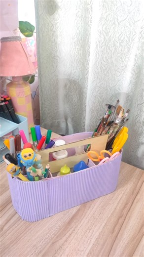 Desk organizer using cardboard🤗❤️#craft #trending #shortsfeed#shorts #diywithanusuya#fpy #viralshort