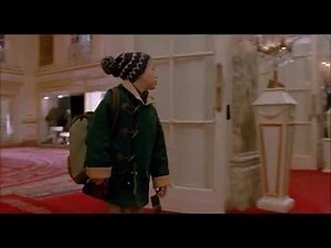 Kevin sam z Donaldem Trumpem