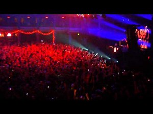 Avicii - 01 Fade into Darkness (LIVE in HD)