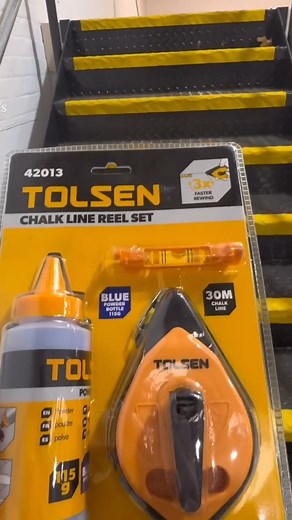 All you need for perfect lines in one set! The TOLSEN Chalk Line Reel Set includes a 30m reel with 3x speed rewind, a spirit bubble for level checks, and a 115g blue chalk powder bottle. Efficiency and accuracy combined! #Tolsen #Tolsentools #MarkingSolutions #DIYProjects #ChalkLine #Construction | Tolsen World