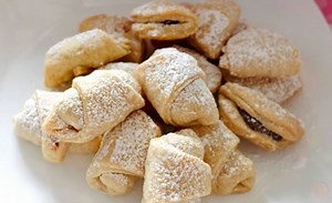 Posne prhke kiflice sa vinom i čokoladom koji će vas osvojiti