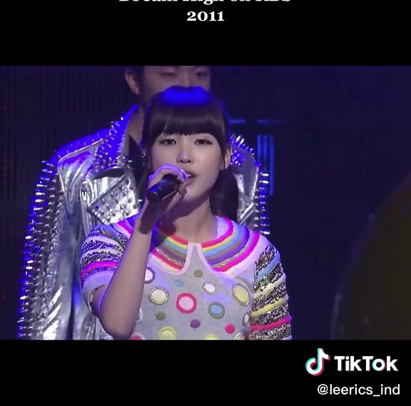 Nostalgia Dream High: Performing Together Again