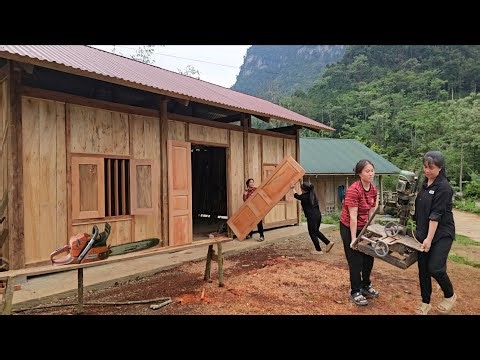 The process of building the wooden house, installing beautiful doors and handing over the house