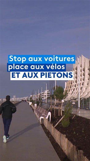 Le premier tronçon du remblai rénové de La Baule a ouvert après deux ans et demi de travaux. L'occasion pour les touristes et les habitants de découvrir une nouvelle promenade de mer où piétons, cyclistes et joggeurs sont prioritaires. Et toi tu en penses quoi ? #labaule #promenade #mer | France 3 Pays de la Loire