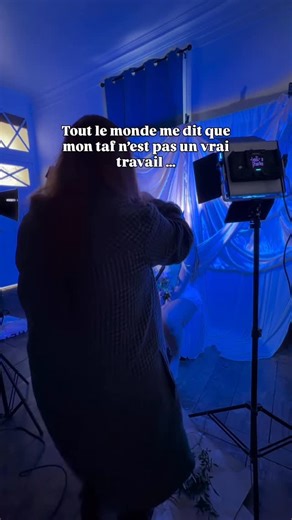 Juju Breizh | Mais aujourd’hui mon travail a été de poser avec un bouquet de roses et des oreilles d’elfes j’ai presque envie de vous donner raison... | Instagram