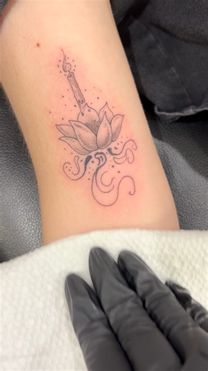 Kaitlin June on Instagram: "Another flash from my hand drawn designs. Browse my page to see the other available options. My hand drawn flash gives a flare of originality, mimicking the look of an ink drawing in tattoo form. #jacksonvilletattoo #904 #jaxtattoo #jacksonvilletattoos #jaxfl #jacksonvilletattooartist"