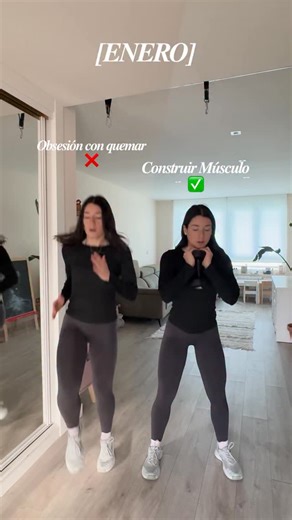 Rossana Marcos on Instagram: "Tus pequeñas acciones diarias hacen una gran diferencia ❤️👇🏻 Enero: empecé a caminar 20 minutos. Febrero: dejé de picotear por ansiedad. Marzo: aprendí a desayunar con proteína. Abril: empecé a dormir media hora antes. Mayo: tomé más agua. Junio: entendí que no necesitaba hacerlo perfecto. Julio: aprendí a escuchar mi hambre real. Agosto: dejé de saltarme comidas. Septiembre: volví a mover mi cuerpo sin castigarlo. Octubre: planifiqué mi semana 15 minutos. Noviemb