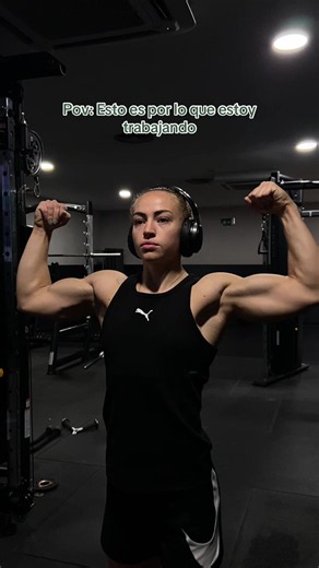 Built not earned. 🔥 #gym #fitgirl #muscles #biceps