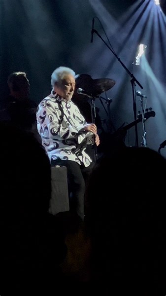 Tom Jones - Green Green Grass Of Home - May 20, 2023 | Legendary Concerts