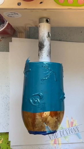 Two of my favorite fall colors are teals and browns, they just scream “fall!” This gold leaf peekaboo design is definitely a favorite! Full tutorial link is posted in the comments! #fall #fallvibes #fyp #viral #glittertumblers | VMD Designs