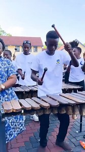 Jane has an amazing glow bathong. My eyes are refusing to ignore her . She's so lively and beautiful. I love it for her👌👌👌👌. #formerfirstlady #neojanemasisi | Betty Dithuri-Marumo