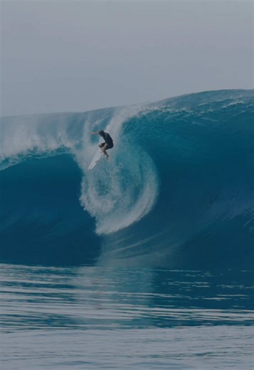 Surviving the Teahupoo Code Red Swell