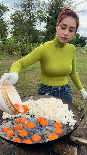 546K views · 7.4K reactions | Cook rice fried with vegetable and egg recipe | Primitive Art | Facebook