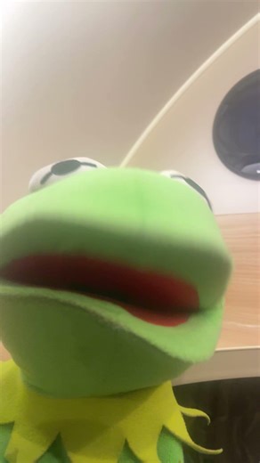 Kermit sings the Muppet show theme song ￼‪@MuppetsStudio‬ ‪@Tobyslifetime‬ ‪@Disney‬ ​⁠‪@DisneyMusicLAVEVO‬