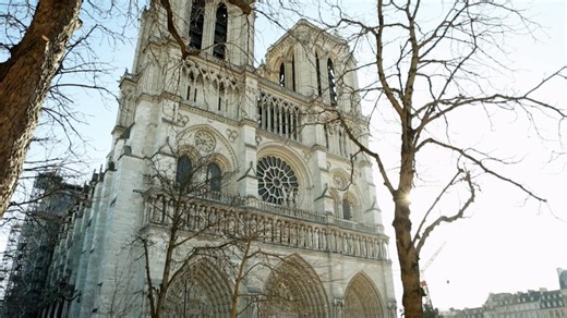 A visit to Notre-Dame Cathedral with architectural historian Mathieu Lours