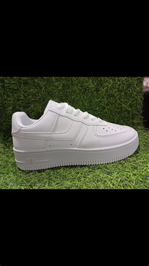 uno de los diseños que nos ingresaron 🤩🤩🥰 están a un super precio contamos desde ña talla 35 hasta la talla 40 pregunte sin compromiso contamos con envíos a toda Guatemala para mayor información al WhatsApp 3407 2580 o nos pueden hubicar en el centro comercial San Juan San José Poaquil Chimaltenango. Segundo nivel local 20y21.