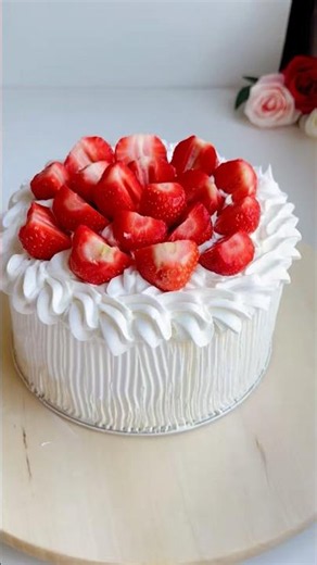 Strawberry Cake with Whipped Cream Frosting 🍰 #shortsvideo