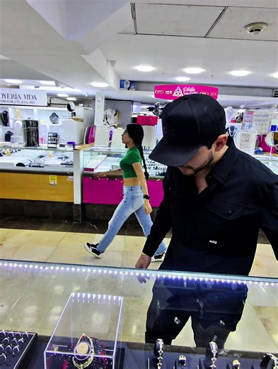 Joyería Golden Deluxe: Cadenas y Anillos de Oro