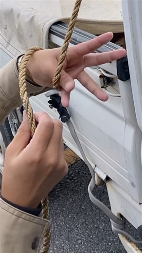 #トラッカーズヒッチ #クイック #ロープ #スキル #作業 #シンプル #結び目 #ネクタイ #DIY #ショートパンツ