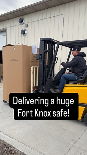 Easy delivery of this huge @fort_knox_vaults Protector 7251! Any idea what line of work this customer is in? | Northwest Safe of Bozeman