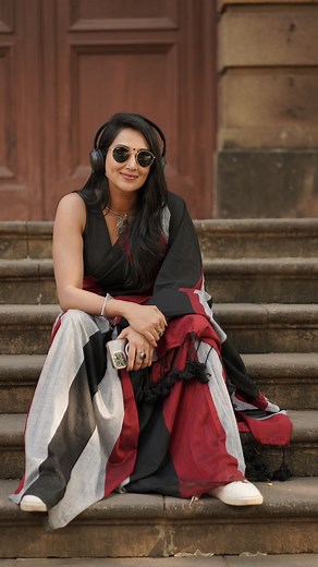 Divya Mary Cyriac on Instagram: "When everyone on Instagram is grooving over Abrar’s viral entry song, I can’t stop vibing to this 90’s song😎 Saree : @ray_loom_of_silk_and_cotton Mua : @shraddha9262 Video : @jobinfrancisphotography . . . . . . . . . . . . . . reels , reelsvideo , reelsdance , muqabalasong , prabhudeva, instareels , Nagma , sareereels , instadance, 90’s song , handloomcottonsaree , cottonsaree , sustainable fashion"