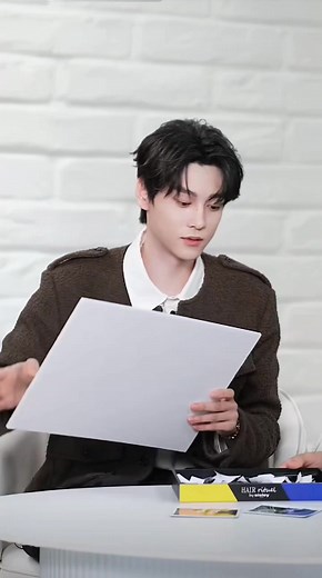 8.6K views · 848 reactions | เหมือนน้องจะไม่่สบายนิดหน่อย มีไอสืบน้ำมูกตลอดเวลา ถามว่าเว้าหยัง ฟังบ่ออก ฟังออกแต่ ห่าวเตอะ โอเคร 藍藍 ฉันสูน ไดๆก็คือวันนี้พี่เถียนหล่อมากก ⚡ #TianXuning | KimDuckbar | Facebook