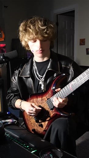 DAVIN GLOVER on Instagram: "comment “quantum” to join my text list & enter to win 1 free sample pack, two shirts and an appearance in my next animation. My sample pack “quantum loops” drops 9/12/2025"