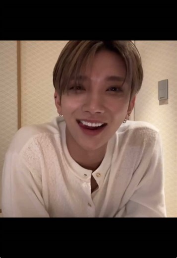 ジョシュアの英語メロと髪色が魅力的！