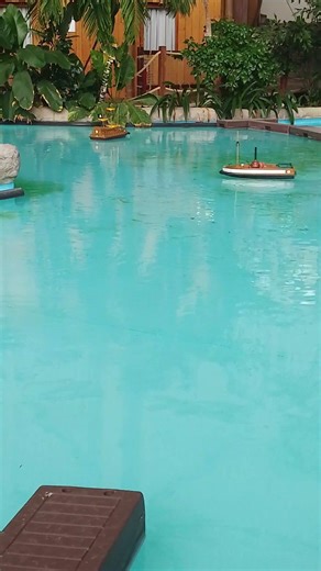 RC Pirate Ship vs Merchant Ship – The Attack Fails!