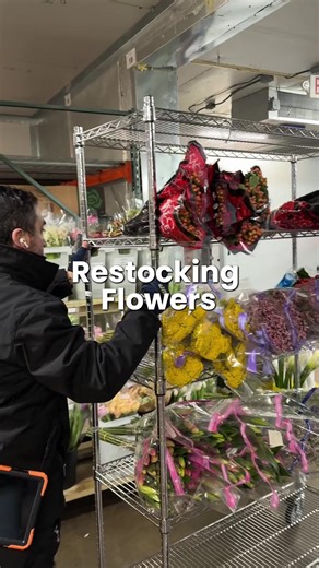 Restock with us! Our showroom is the ideal spot to pick up fresh flowers every day. Not sure what you need? Our sales team is here to help! Visit us at 1275 Bloomfield Blvd, Unit 69, Fairfield. Feel free to stop by whenever you'd like!✨💛