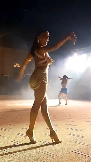 ‪@EleonoraSpanu‬ - Due passi di #dance #papaoutaiafrosoul