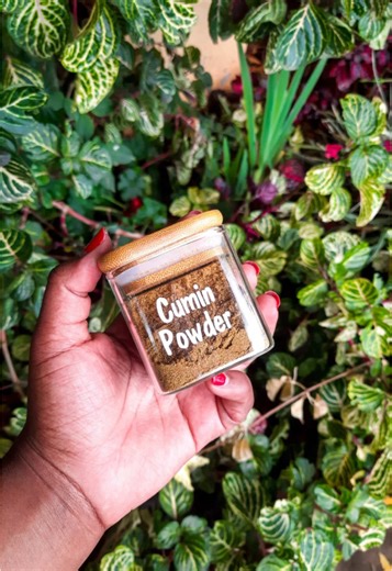 The 150ml jar getting labeled. 150ml - ksh.300 Label - ksh.50(Min 10pcs) #PantryLabels #PantryJars #SpiceJars #BambooLidJars