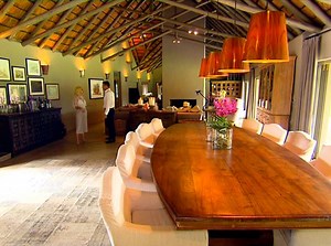 Tonight our #TopBilling featured house is a safari lodge in the city – home to a self-made man and two very lucky dogs! See you at 7:30pm on SABC 3 for your weekly dose of inspiration! | Top Billing