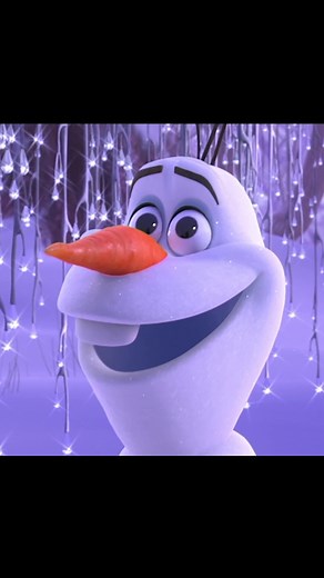 ディズニープラス公式インスタグラム on Instagram: "「うん なんで？」「うん なんで？」🥕☃️ ⠀ 何度みてもクスッと笑える✨ エルサが魔法の力で作った不思議な雪だるま 《オラフ》とアナたちの出会いのシーン❄️ ⠀ 『アナと雪の女王』は ディズニープラスにて配信中🎬 ⠀ #アナと雪の女王 #Frozen #アナ雪 #アナ #エルサ #オラフ #クリストフ #スヴェン #ディズニー #Disney #ディズニー映画 #ディズニープラス #DisneyPlus"