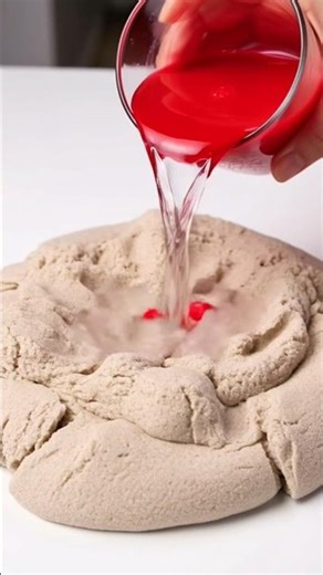 ASMR Kinetic Sand with Red Water – Satisfying Squishy Mixing & Crunchy Sounds 🍂🟥