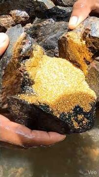 The process of finding gold | finding gold in bedrock fragments | finding gold nuggets worth $2500