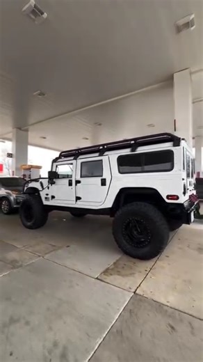 Hummer H1 / HUMVEE Enthusiast on Instagram: "The sound of this Beast! 🔊🥵🔊 . 📽 @cravenperformance . #humthusiast #humveeenthusiast #beast #absoluteunit #toyo #toyotires #hummerenthusiast #offroaddynasty #hummers #nastytrucknation #truckdaily #truckhub #hmmwv #hummernation #diesel #truckporn #hummer #h1 #humvee"