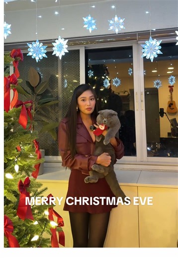 Merry Christmas Celebrations with Stylish Outfits