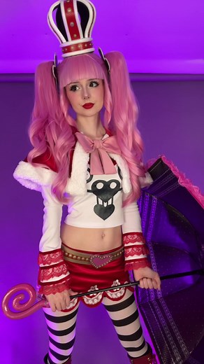 Its her day 👻🖤 #perona #peronacosplay #onepiece #onepiececosplay #cosplay