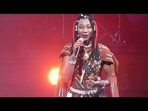 Gorillaz - Hong Kong ft. Fatoumata Diawara - London O2 Arena, 11/8/21